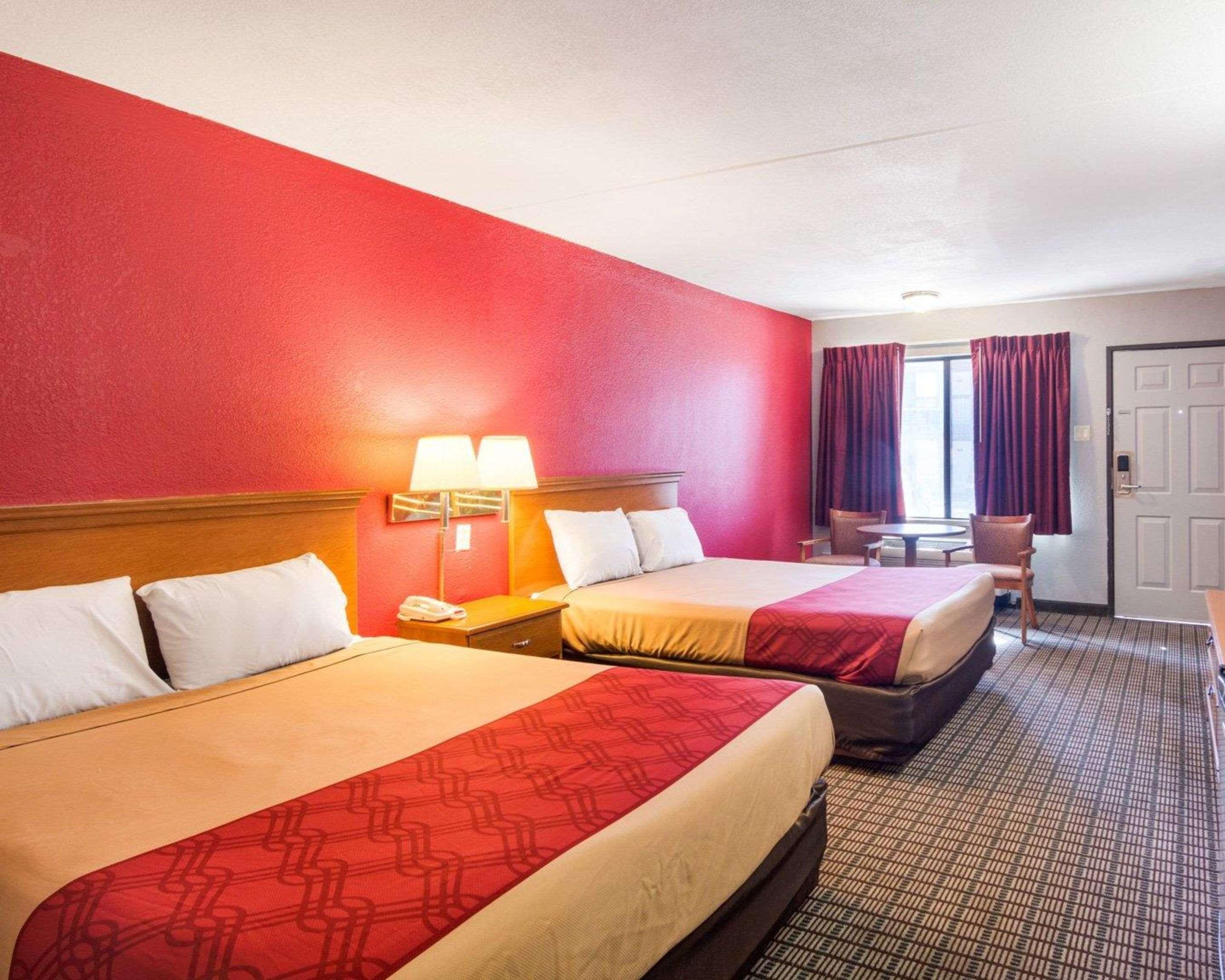 อีโคโน ลอดจ์ เนียร์ วิชิตา ฟอลล์ อีเวนต์ เซ็นเตอร์ Motel วิชิตาฟอลส์ ภายนอก รูปภาพ