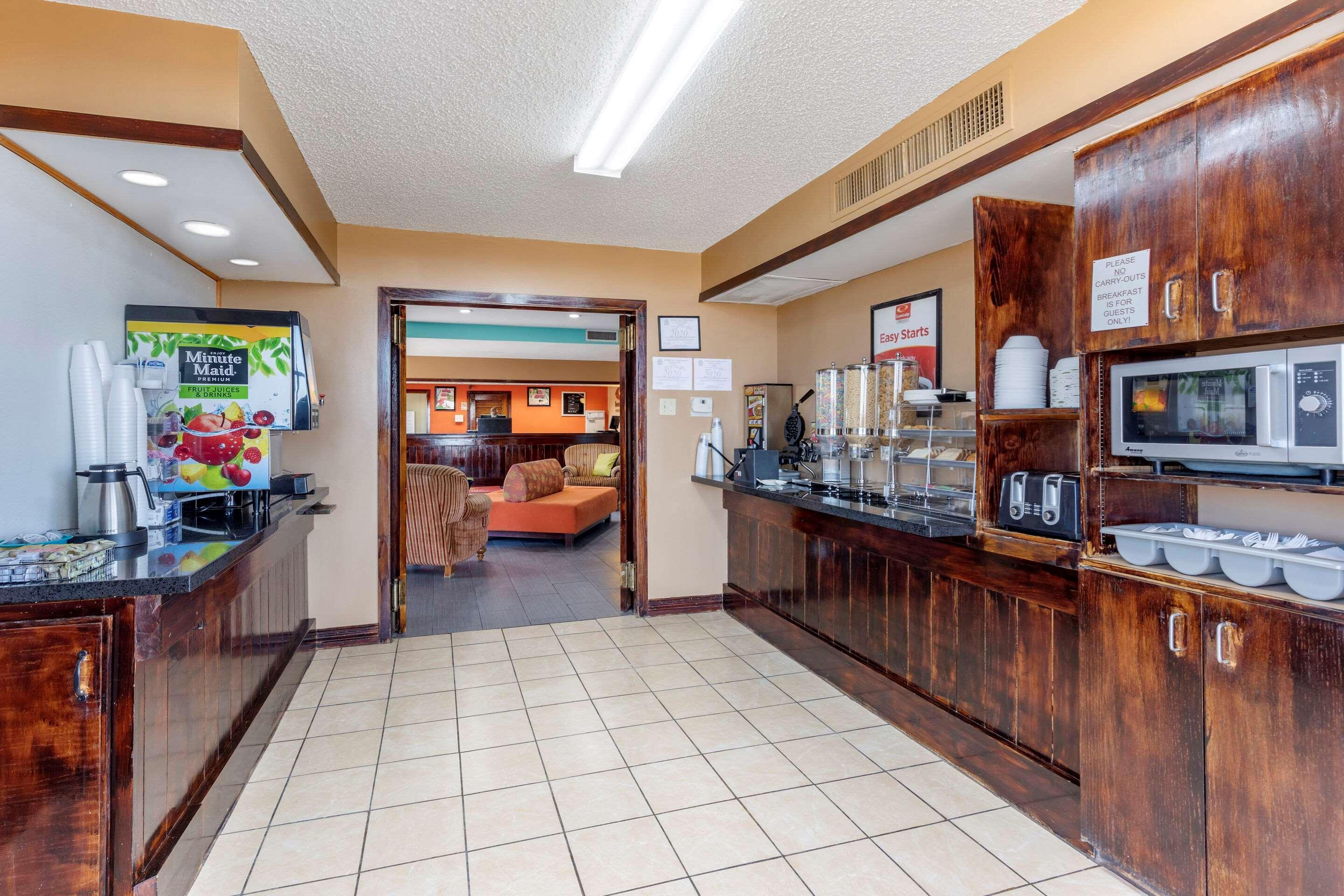 อีโคโน ลอดจ์ เนียร์ วิชิตา ฟอลล์ อีเวนต์ เซ็นเตอร์ Motel วิชิตาฟอลส์ ภายนอก รูปภาพ