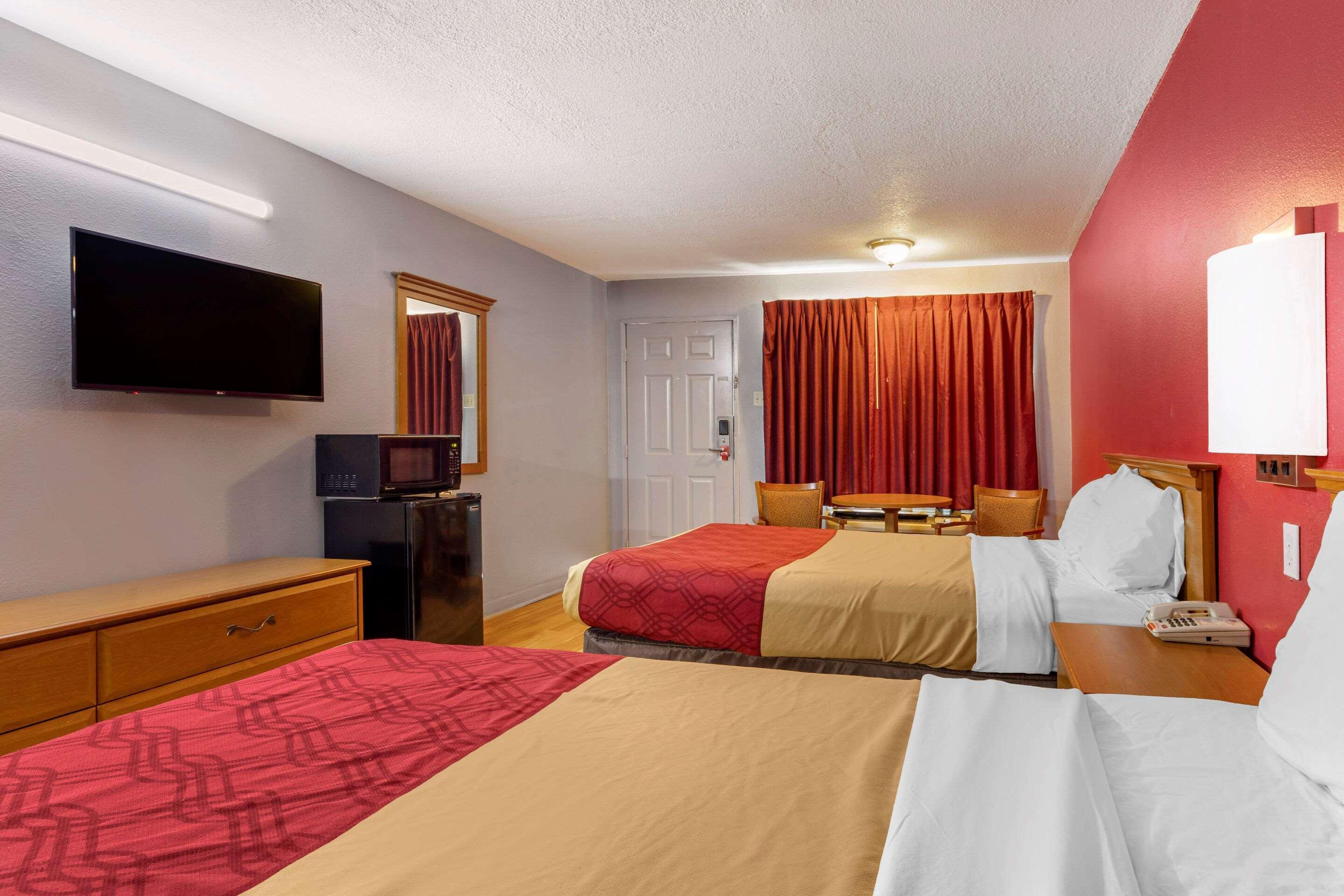 อีโคโน ลอดจ์ เนียร์ วิชิตา ฟอลล์ อีเวนต์ เซ็นเตอร์ Motel วิชิตาฟอลส์ ภายนอก รูปภาพ