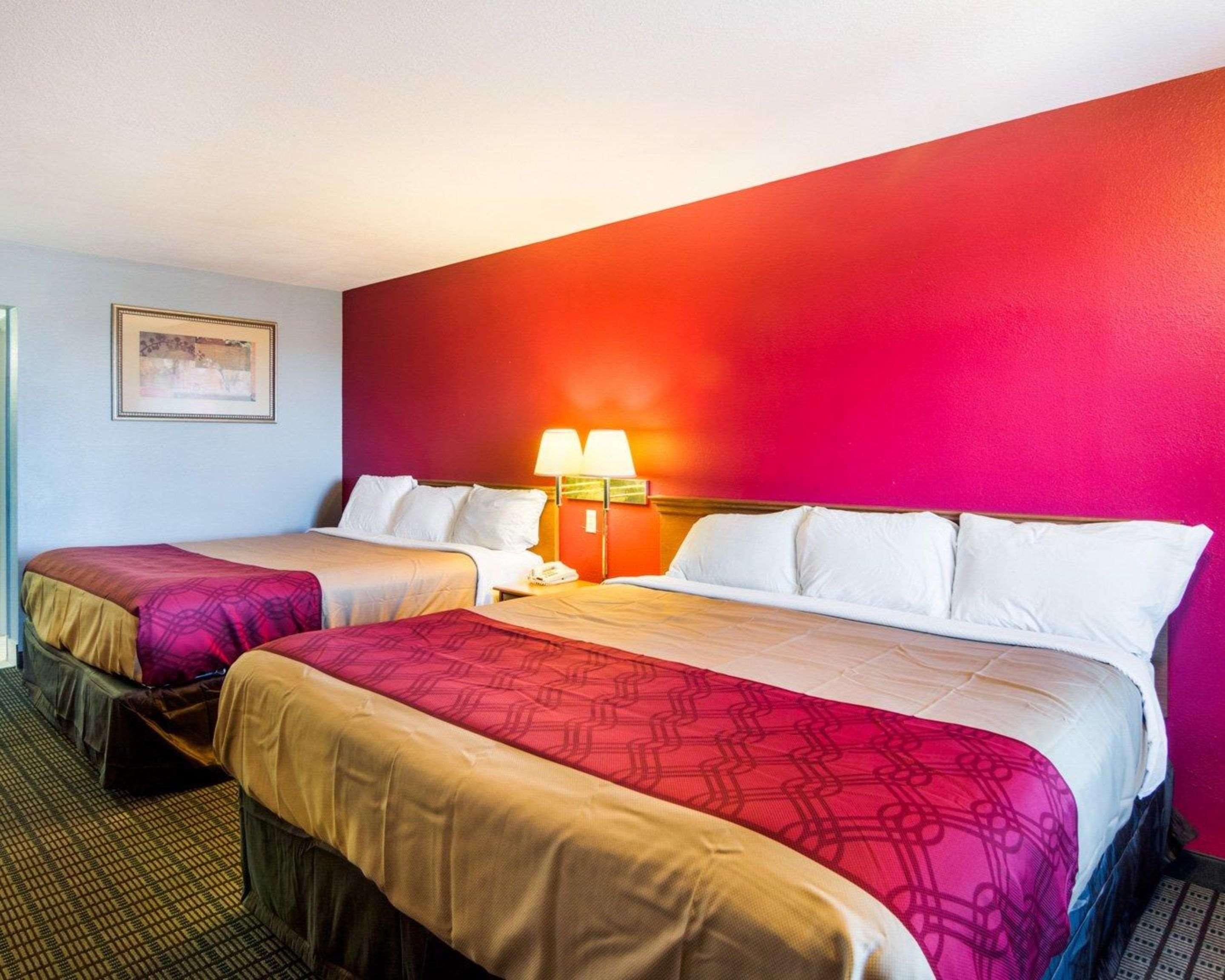 อีโคโน ลอดจ์ เนียร์ วิชิตา ฟอลล์ อีเวนต์ เซ็นเตอร์ Motel วิชิตาฟอลส์ ภายนอก รูปภาพ