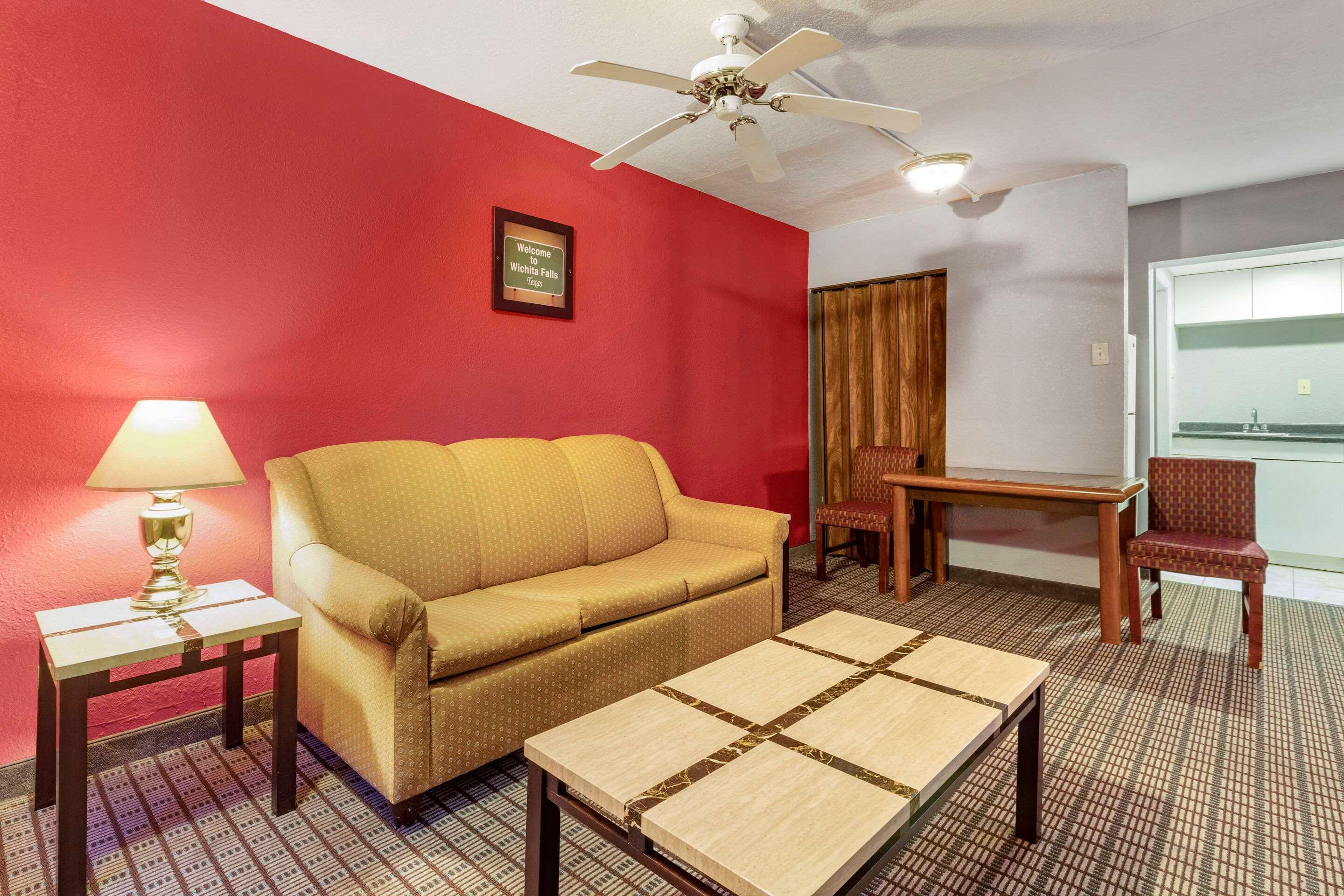 อีโคโน ลอดจ์ เนียร์ วิชิตา ฟอลล์ อีเวนต์ เซ็นเตอร์ Motel วิชิตาฟอลส์ ภายนอก รูปภาพ