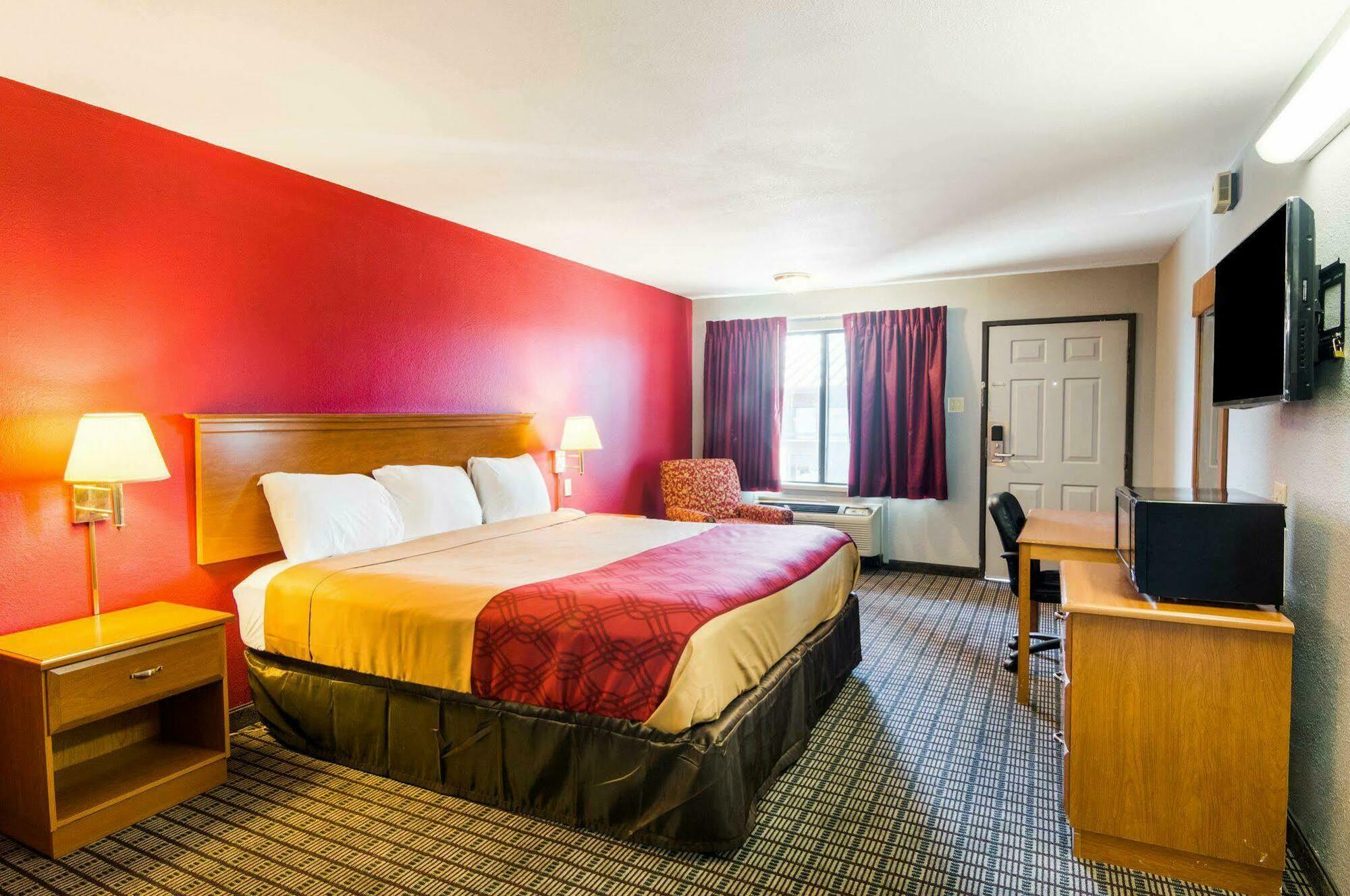 อีโคโน ลอดจ์ เนียร์ วิชิตา ฟอลล์ อีเวนต์ เซ็นเตอร์ Motel วิชิตาฟอลส์ ภายนอก รูปภาพ